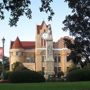 Confederate Memorial and Wilkes County Courthouse